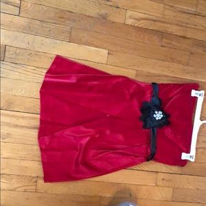 Red dress with optional black belt with a flower